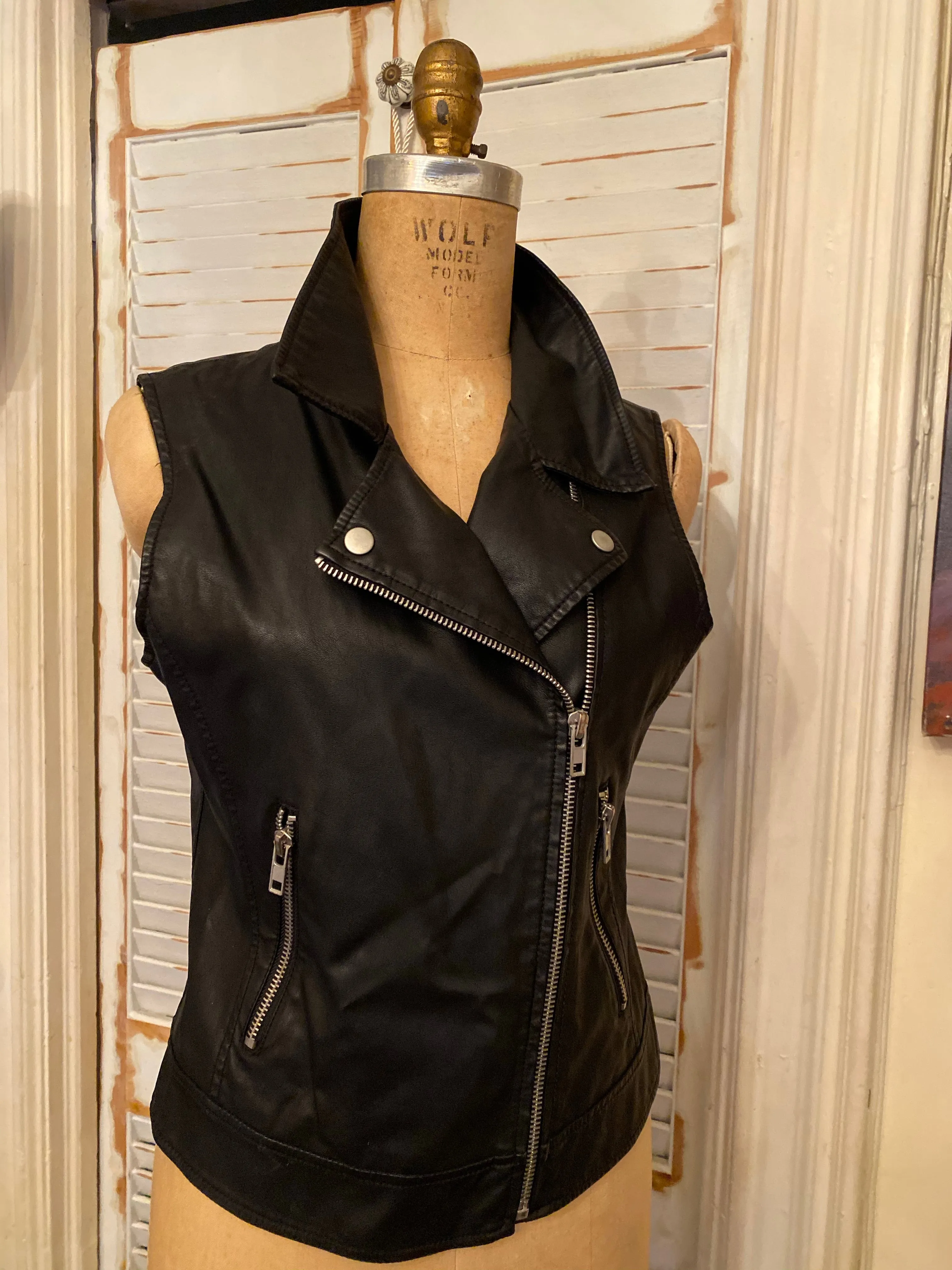 Motorcycle eye vest